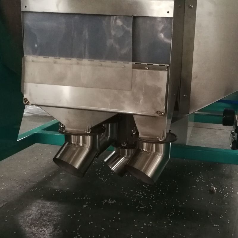 Máy phân loại màu gạo 64 kênh, độ chính xác 99,99%.